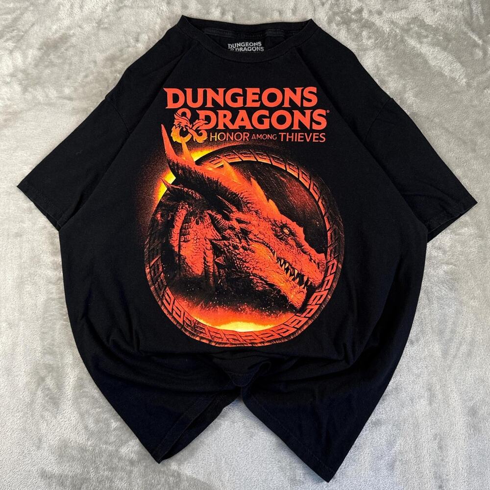 Dungeons & Dragons Honor Among Thieves Movie Promo Dragon Graphic T-shirt XL